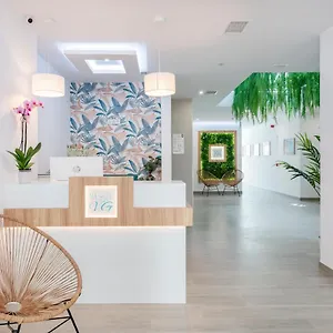 https://nerja-vg-hostal-boutique.1costadelsol.com