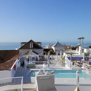 https://puerta-del-mar-nerja.hotelsinnerja.org